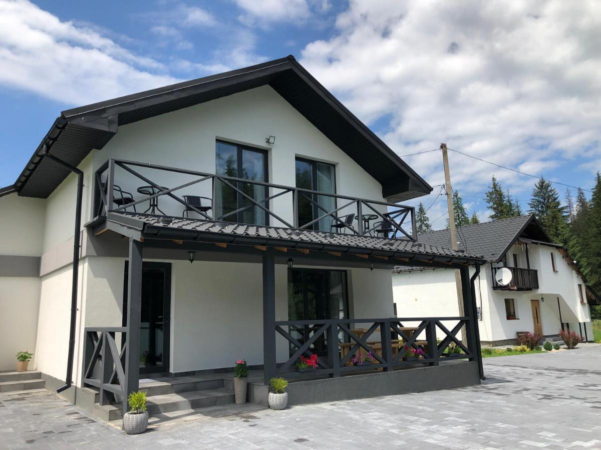 U Anastasii I Sofii Bilya Richki Guest House Mykuljtsjin Eksteriør bilde