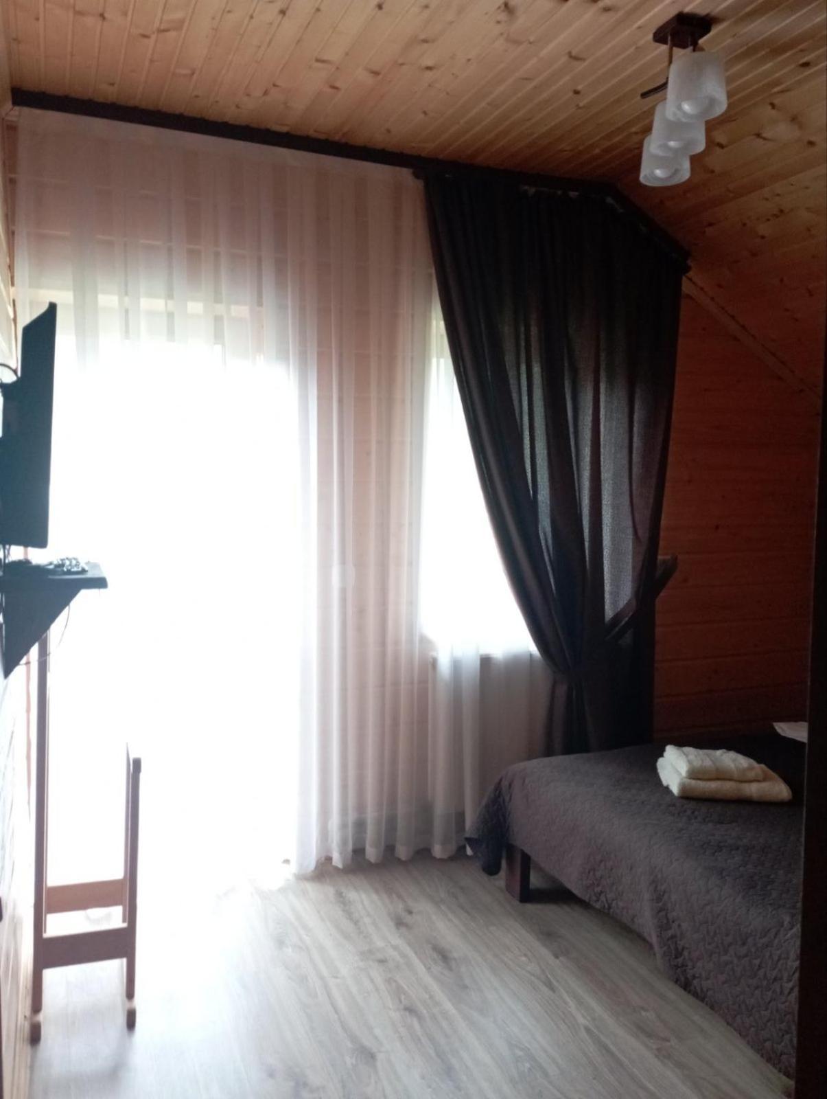 U Anastasii I Sofii Bilya Richki Guest House Mykuljtsjin Eksteriør bilde