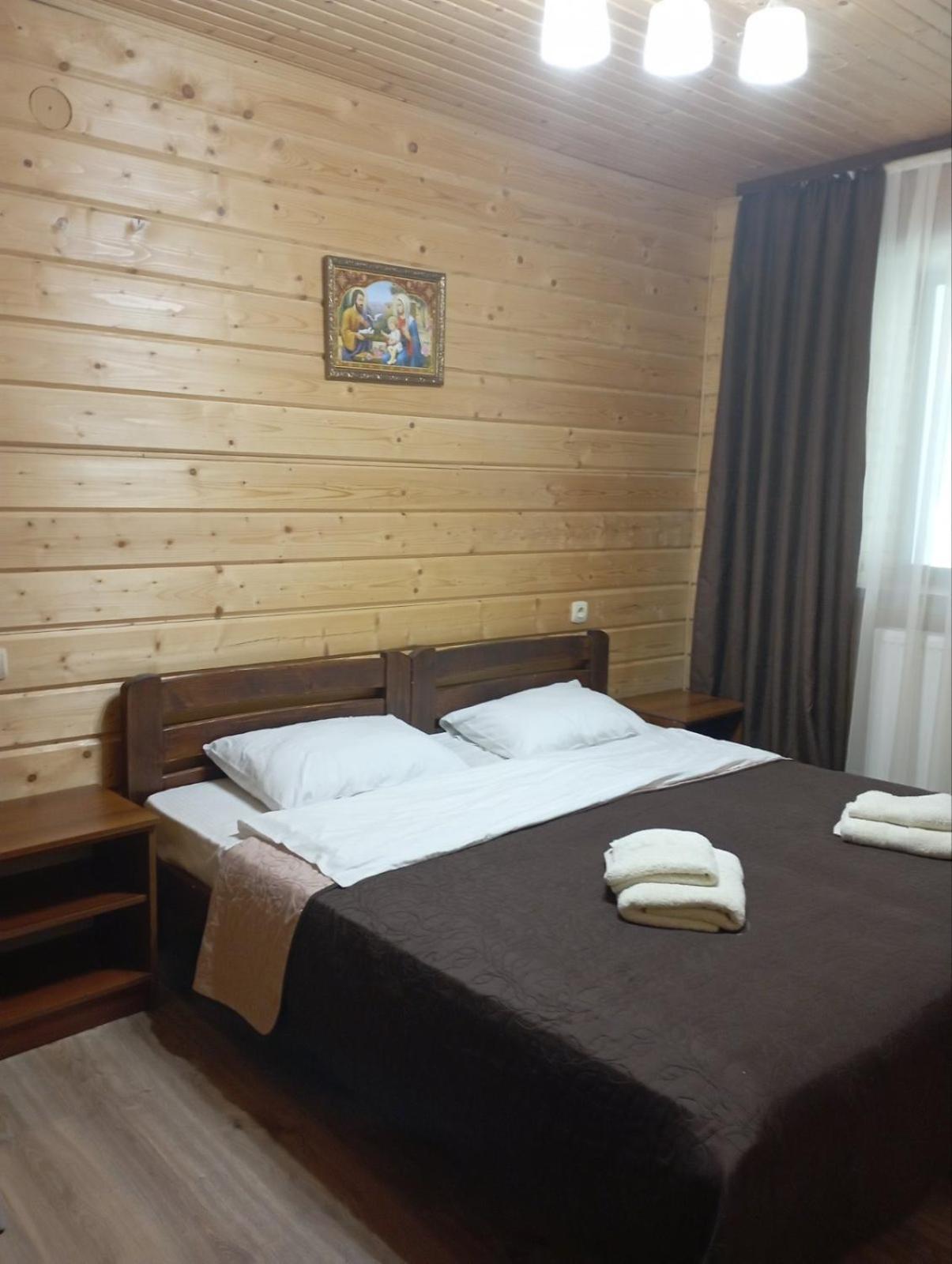 U Anastasii I Sofii Bilya Richki Guest House Mykuljtsjin Eksteriør bilde