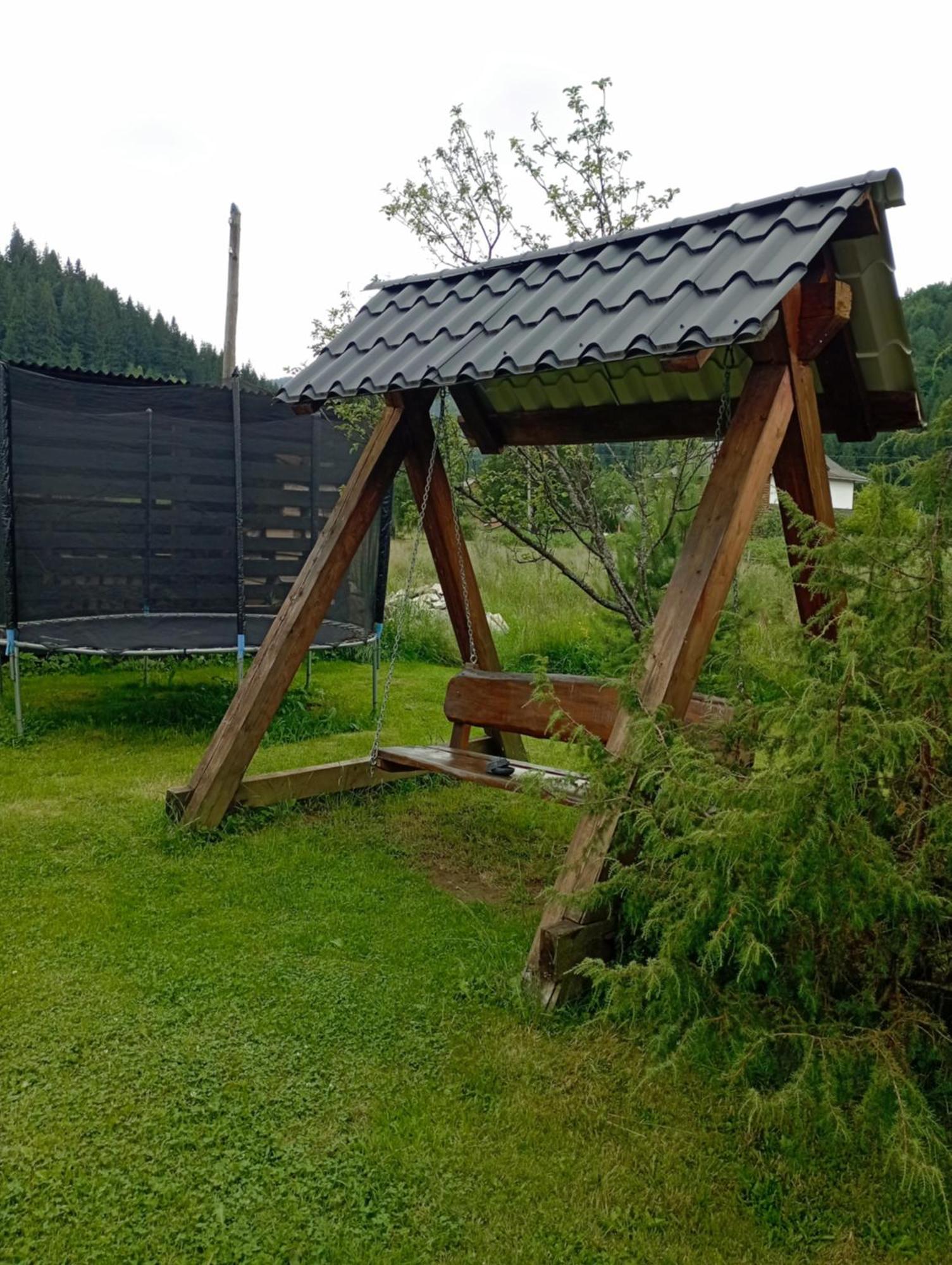 U Anastasii I Sofii Bilya Richki Guest House Mykuljtsjin Eksteriør bilde